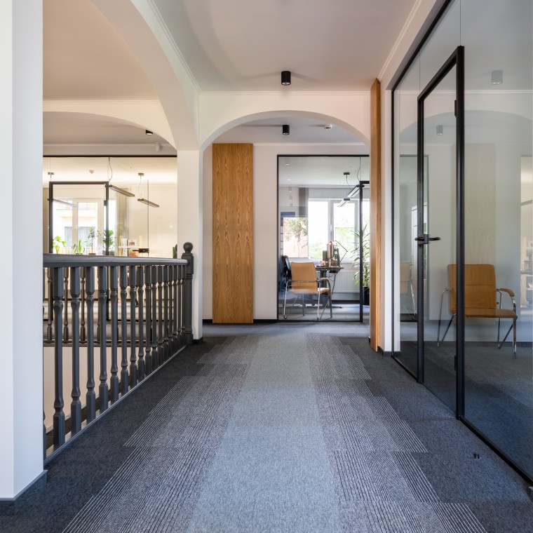 Vinils - Modernas svītru pārejas vēsturiskās telpās